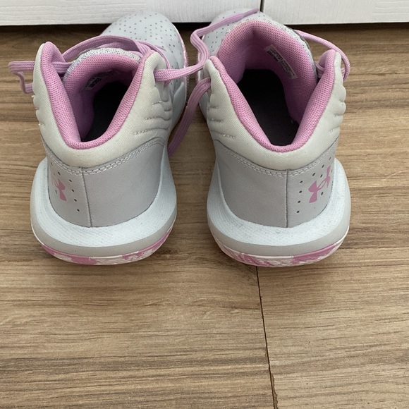 Girls Basketball shoes - Picture 5 of 9